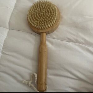 FREE PEOPLE Baudelaire Bamboo Short-Handle Bath Brush